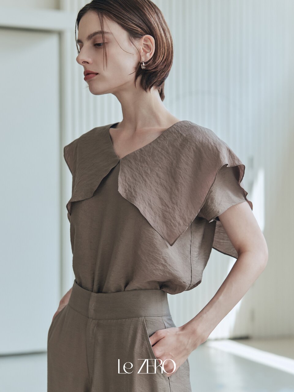 [2컬러] 르제로 플로웨어 프릴 블라우스