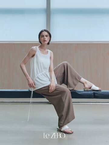 르제로 플레어 언발란스 슬리브리스 / 아이보리