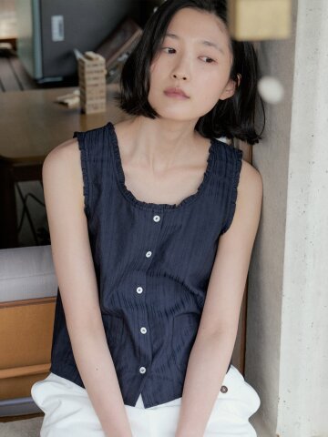 Ruffle pocket crop blouse_NAVY