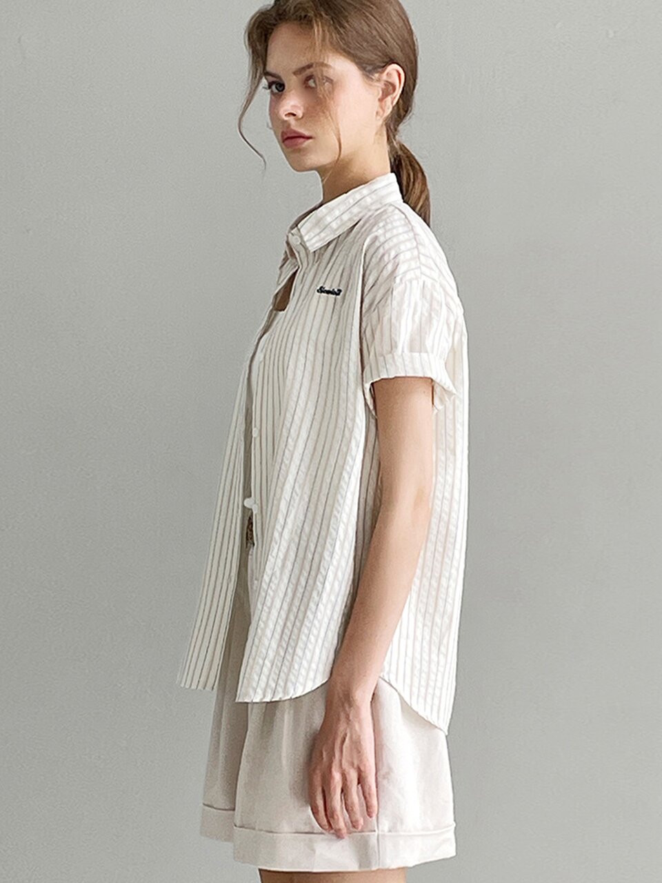 Natural pinstripe short-sleeve shirt_3 Colors