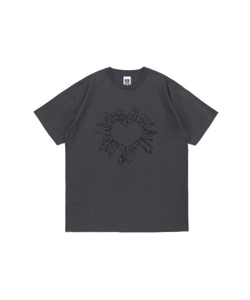 아우터 하트 반팔티 (차콜)