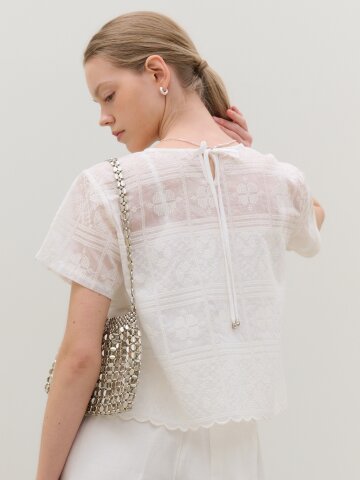 MET cozy lace blouse
