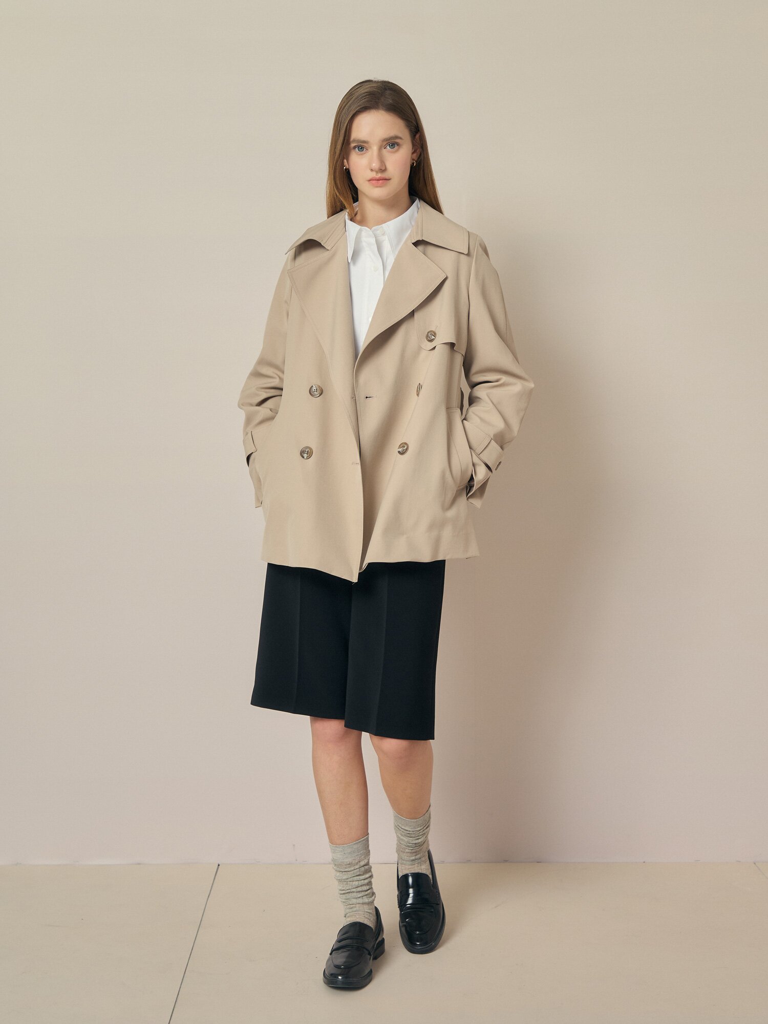 백 플리츠 더블 하프 트렌치 코트 (BEIGE)