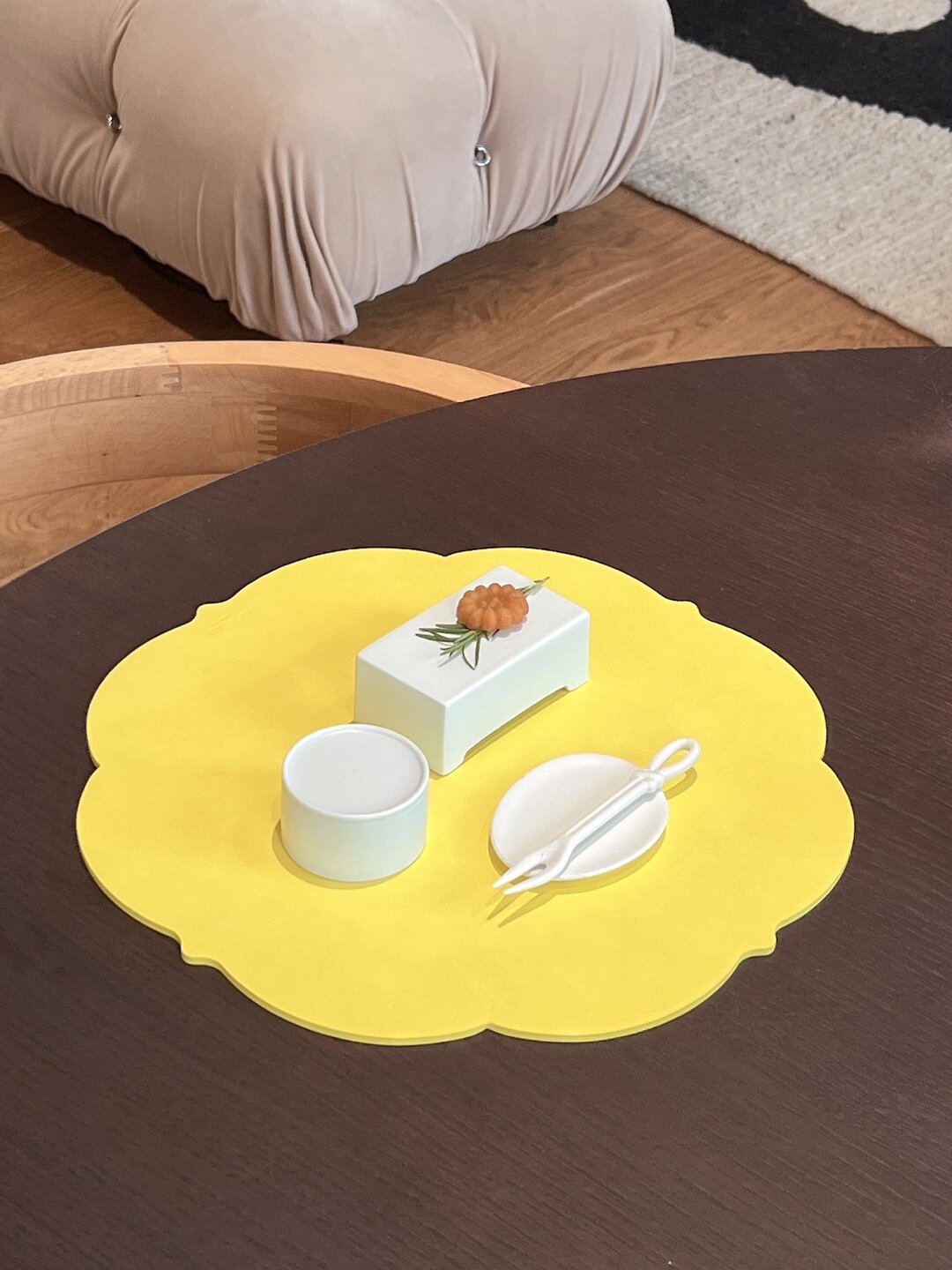 르엔미 꽃잎 가죽트레이(테이블매트)