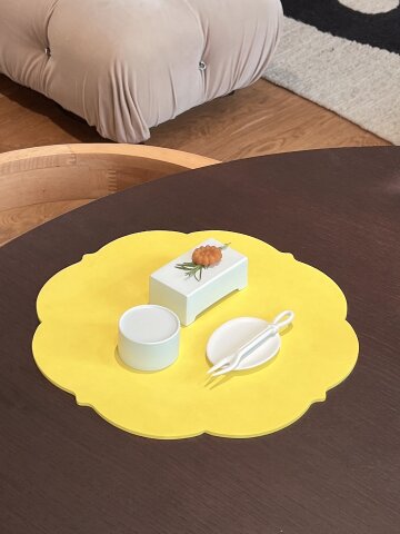 르엔미 꽃잎 가죽트레이(테이블매트)