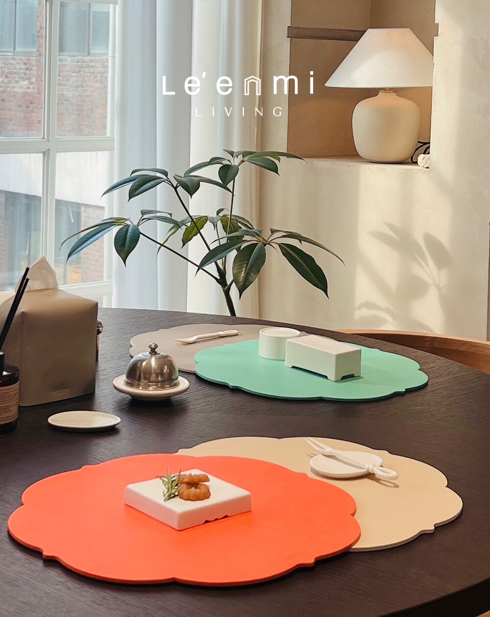 르엔미 꽃잎 가죽트레이(테이블매트)