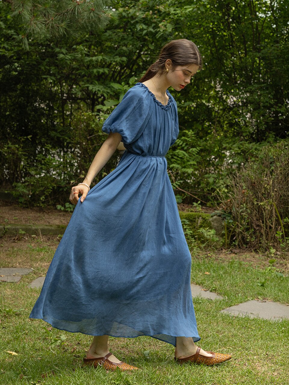 PM_Neckline pleats dress_BLUE