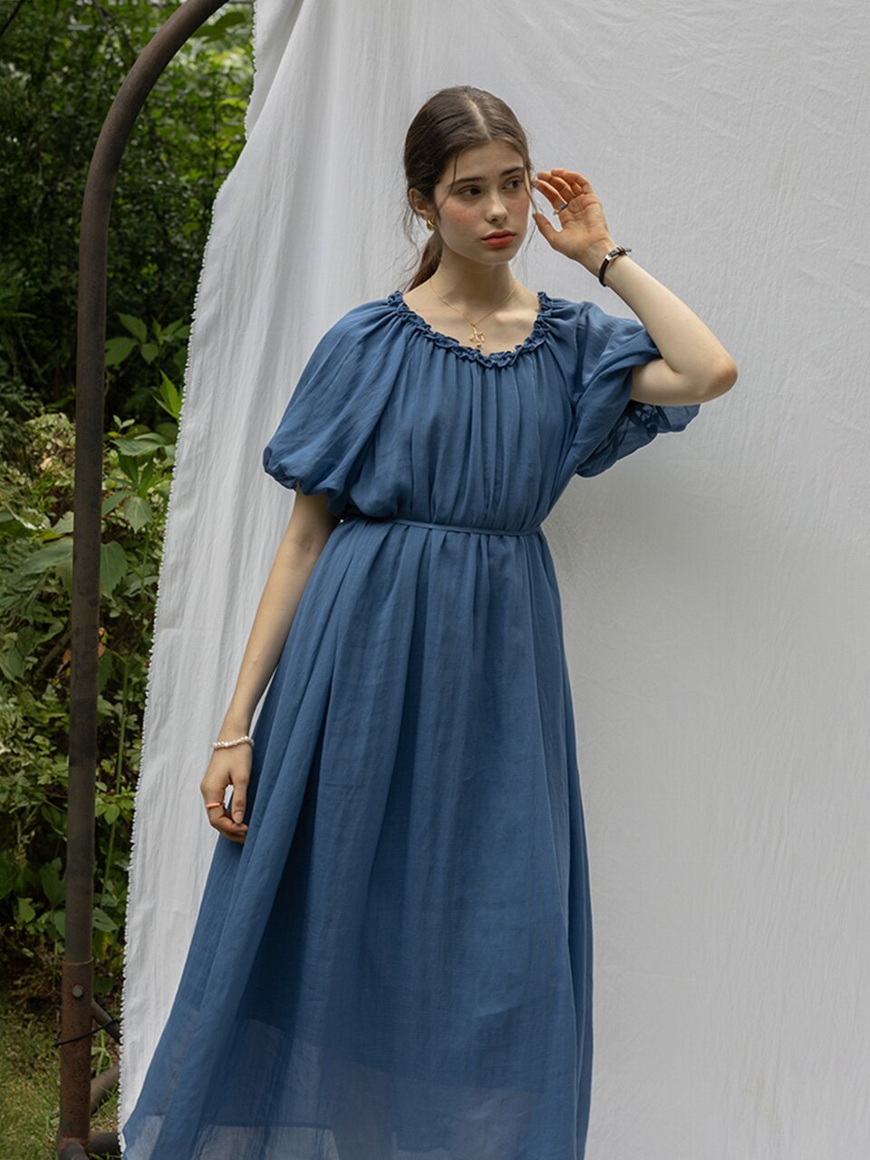 PM_Neckline pleats dress_BLUE