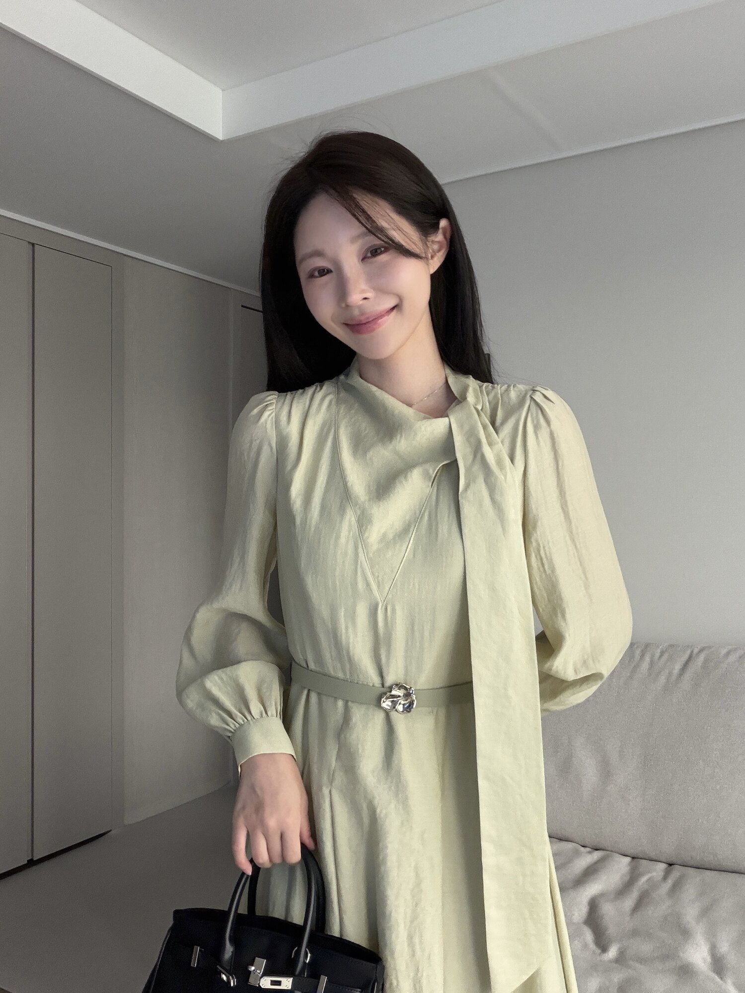 머플러 넥 플레어 원피스 (OLIVE)