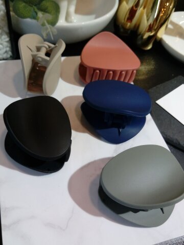 [CONCEPT8 by 신비]매트 커브드 마카롱 집게핀_CEHA250711