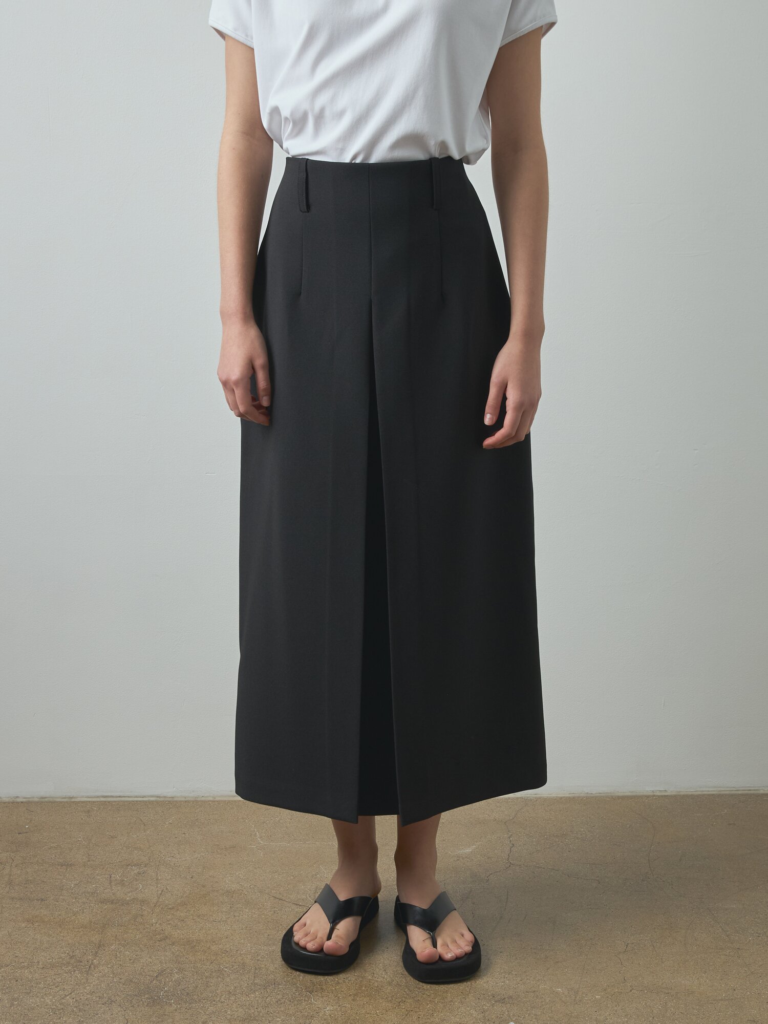 Front Skirt_Black