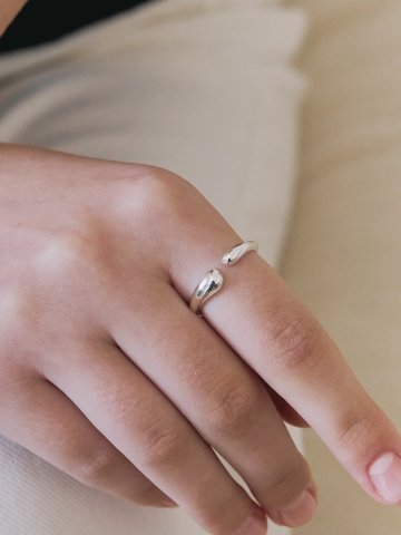 [권은비 착용] 아떼르 오픈링 STJ-RB1185WG