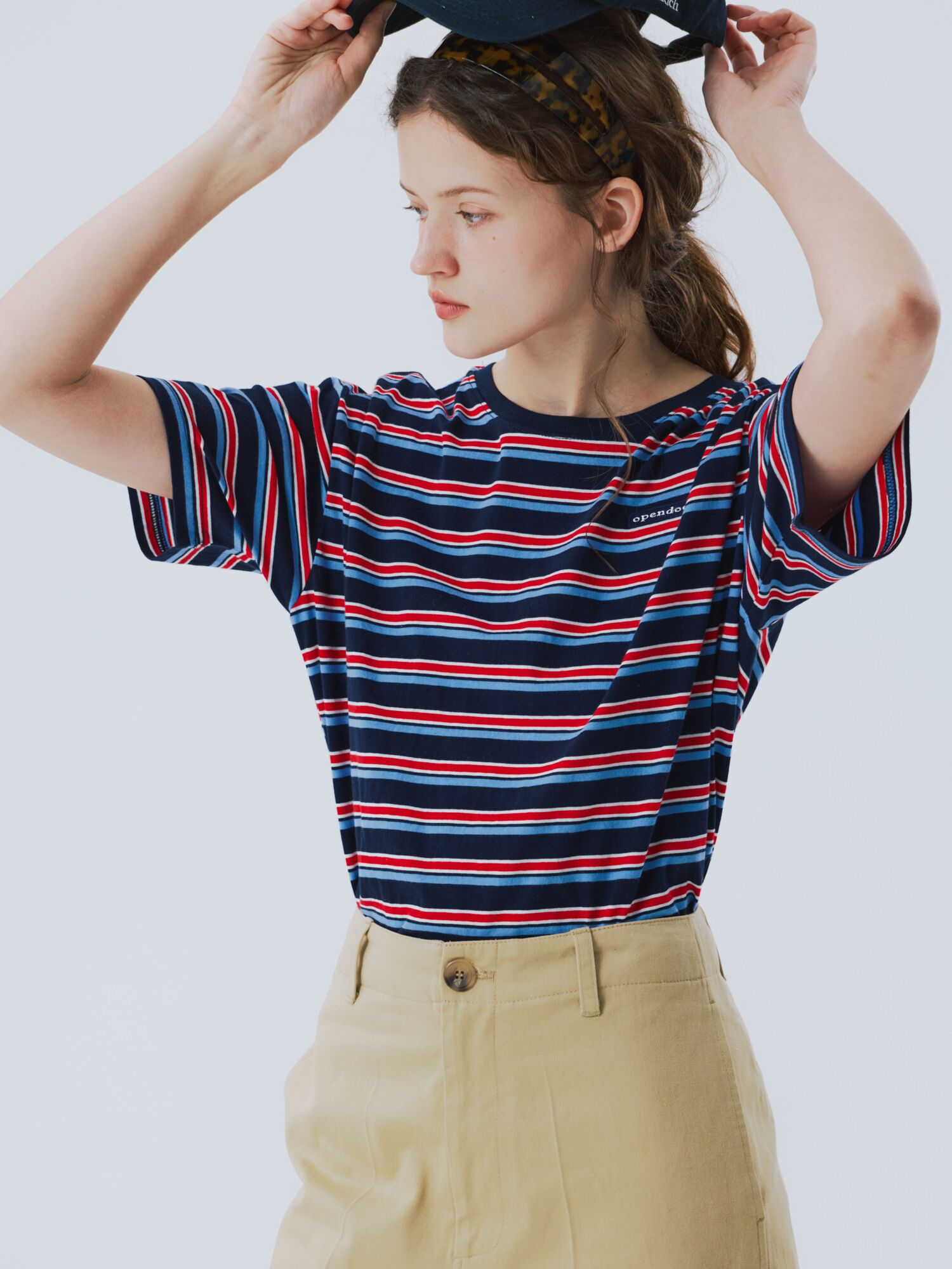 [5월 26일 순차배송] stripe half top navy