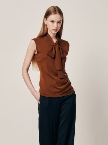 소프트 타이 셋업 민소매 니트 