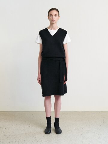 Wholegarment merino wool H-line knit skirt_BLACK