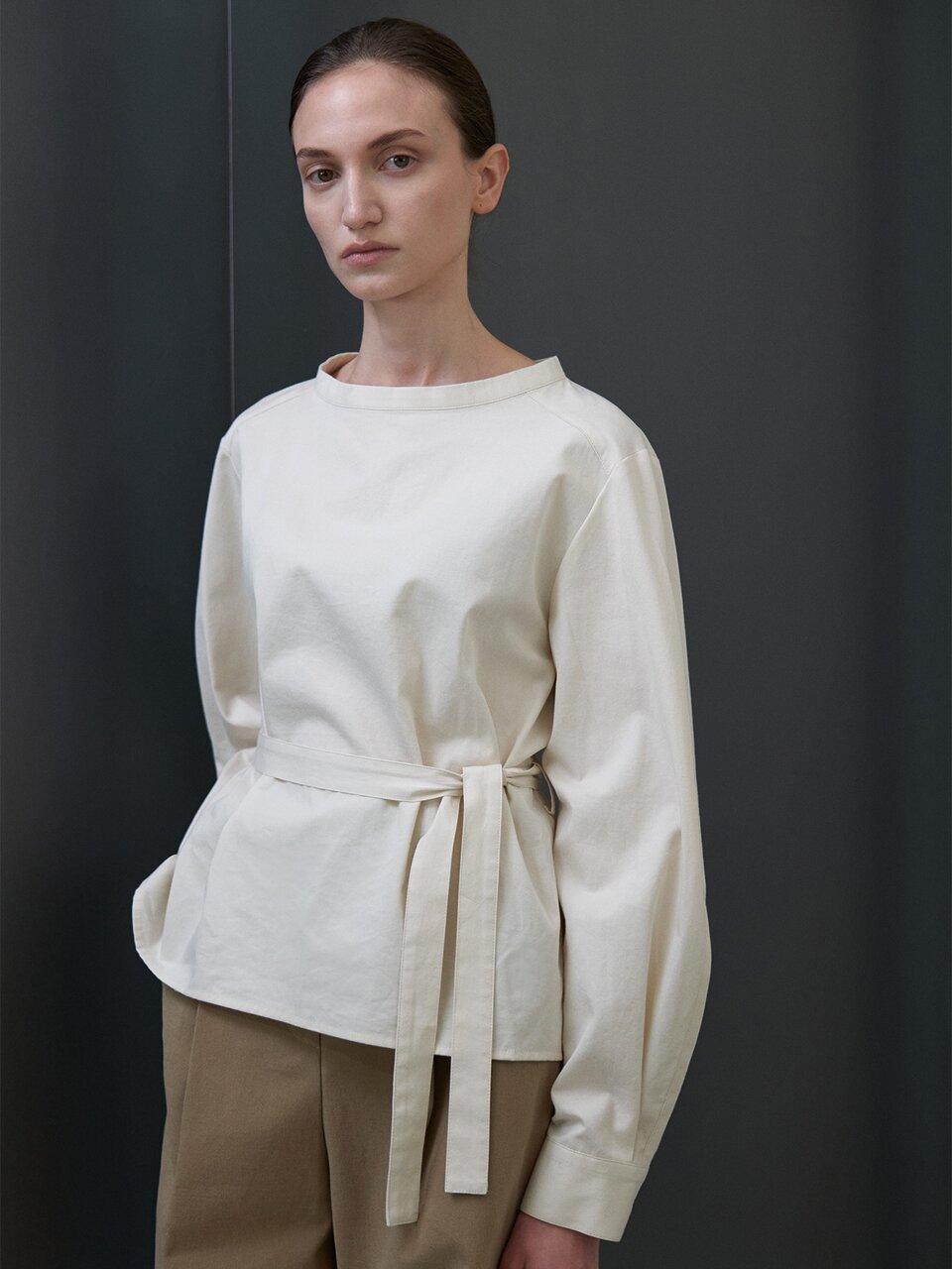 Balloon sleeves belt blouse_IVORY