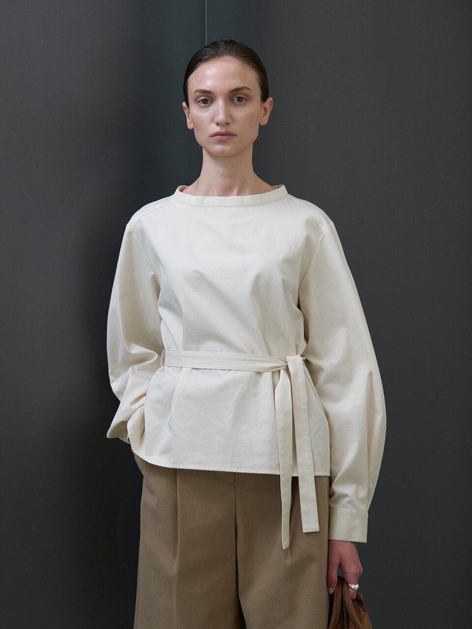 Balloon sleeves belt blouse_IVORY
