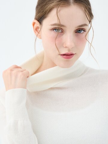 캐시미어 100 베이직 피튜니아 터틀넥 풀오버 (UFKKTN340C-IVORY)