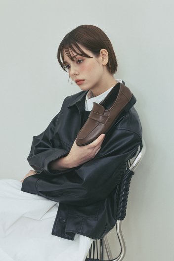 EO2503 Simple Loafers