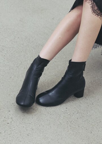 EO2517B Ligne Ankle Boots
