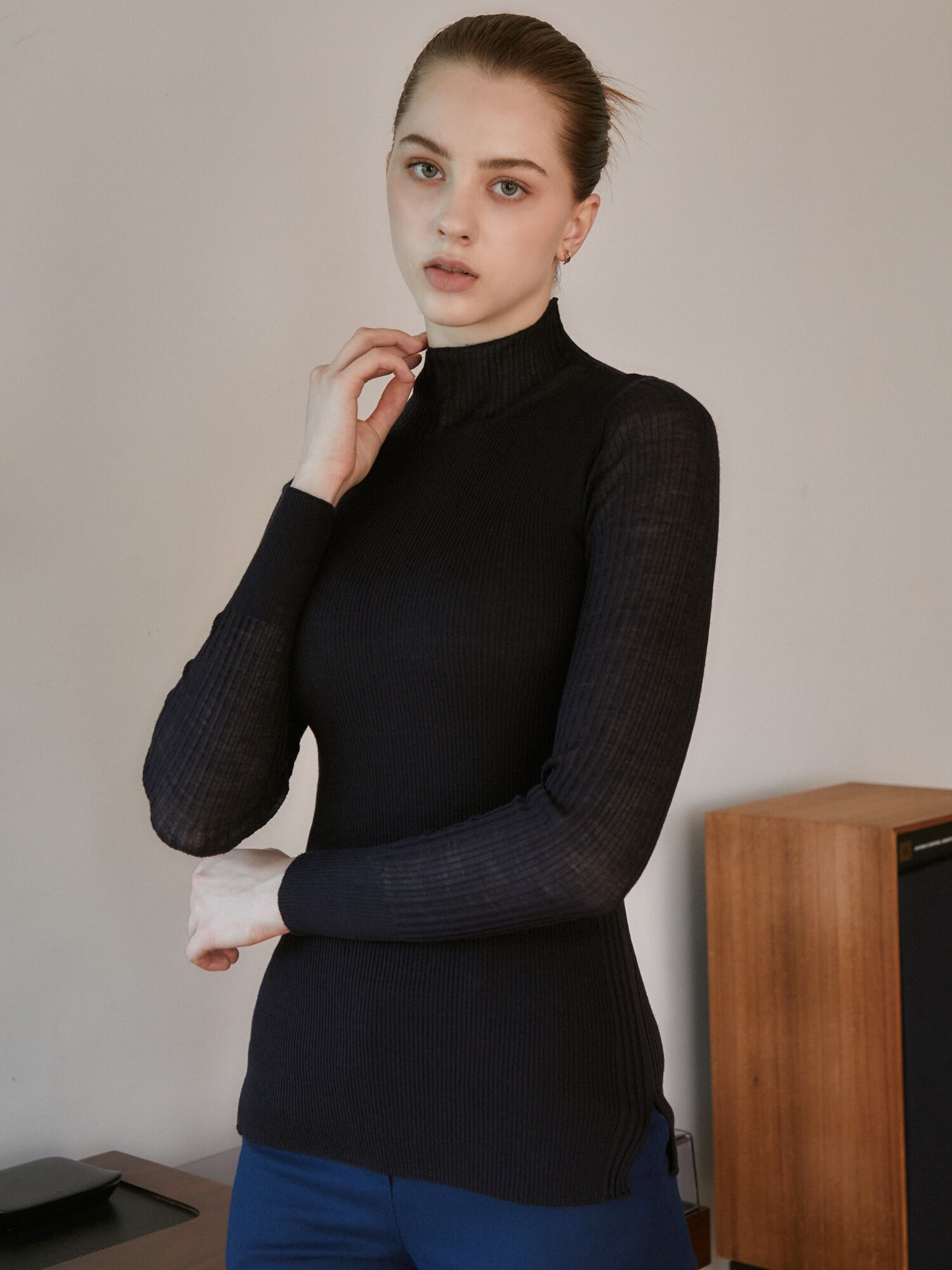 울 프릴넥 풀오버 니트 (NAVY)