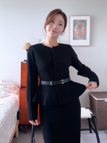 벨티드 히든 버튼 라운드넥 재킷 