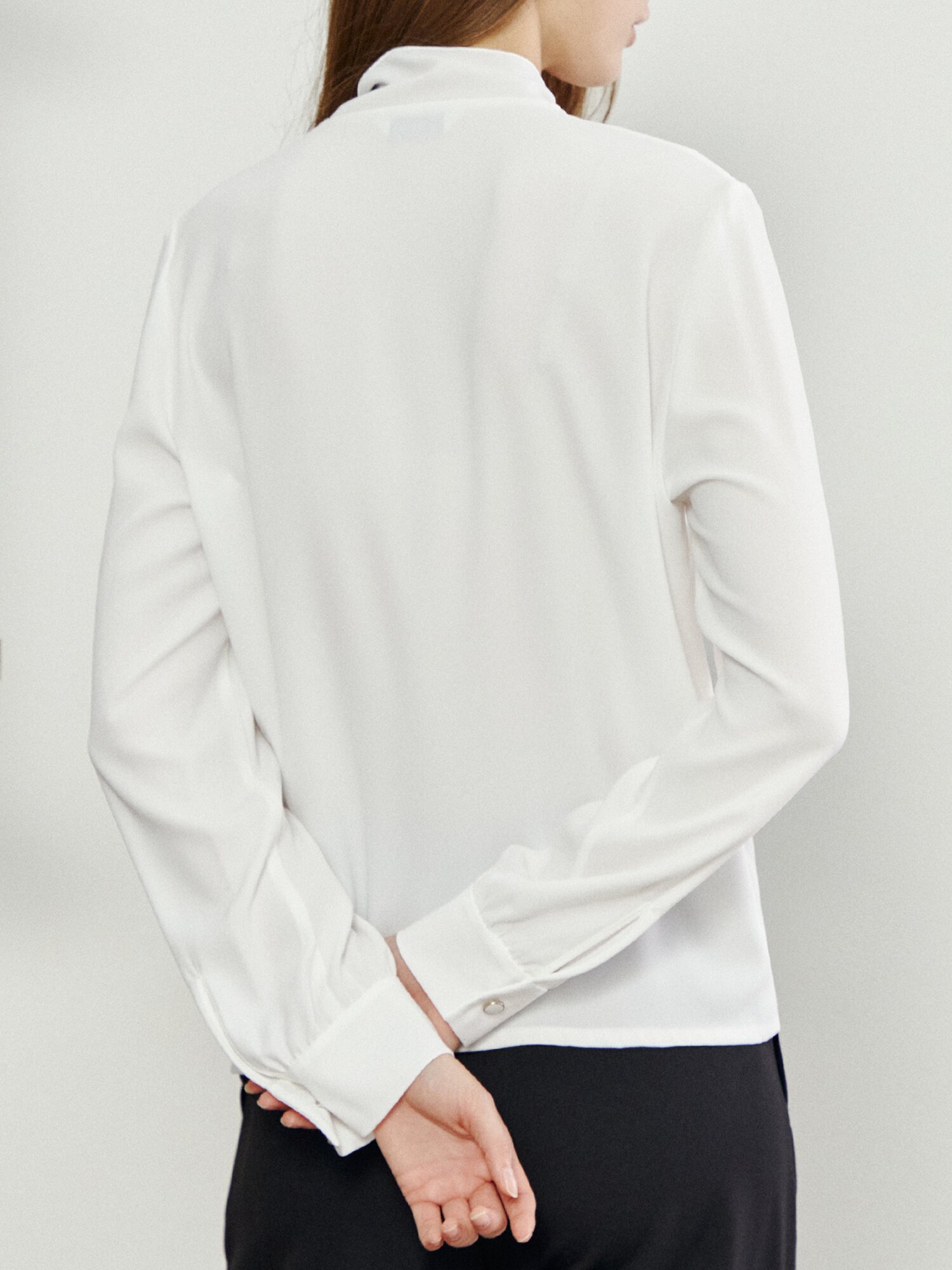 하이넥 타이 블라우스 (WHITE)