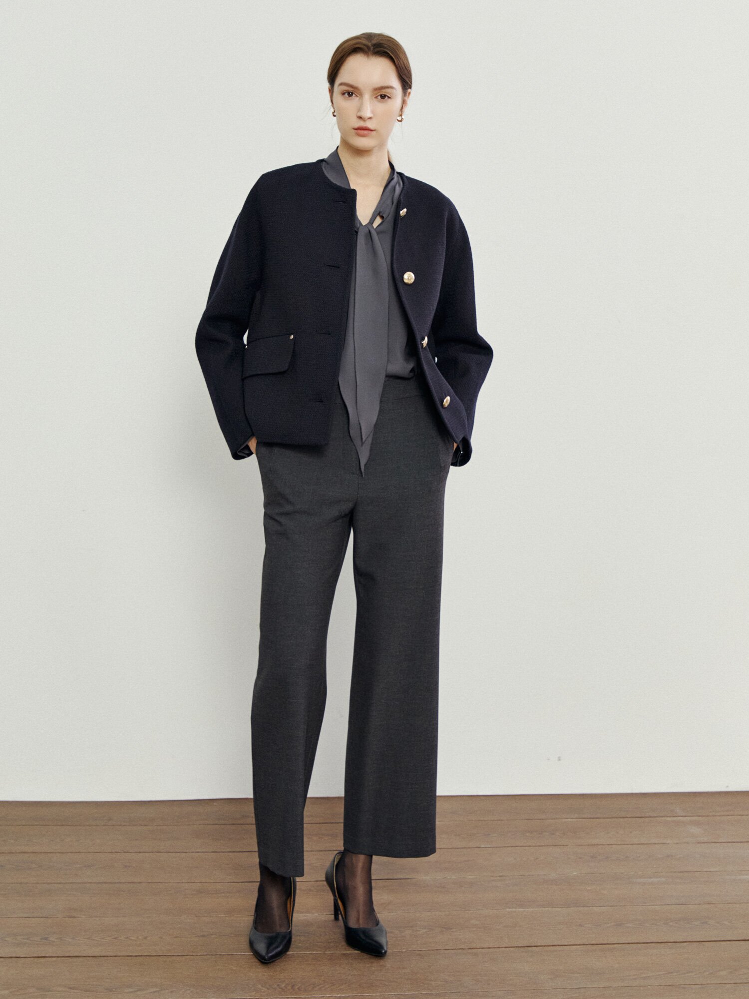 하이넥 타이 블라우스 (DARK GREY)