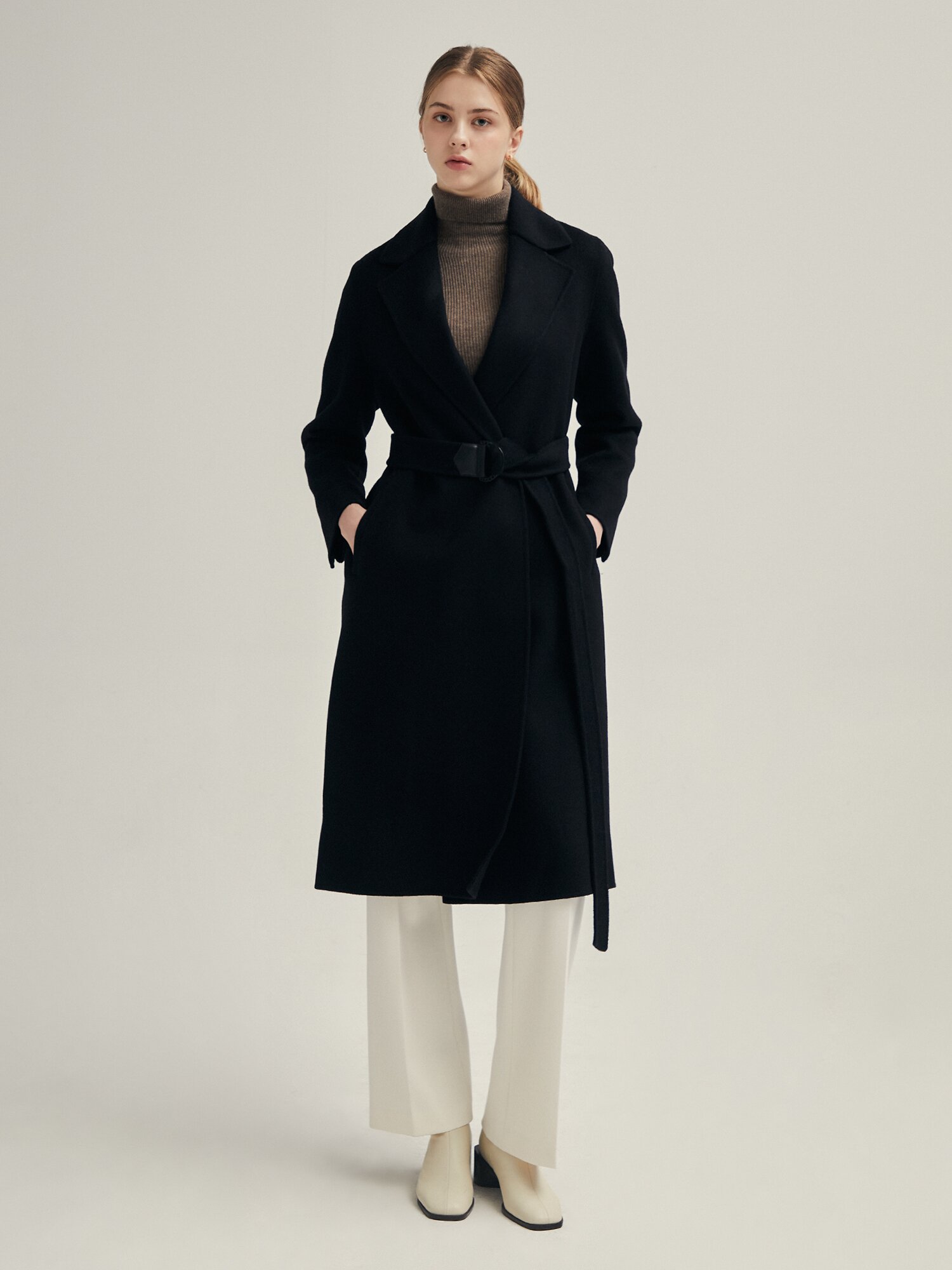 스판 버튼 디테일 슬랙스 팬츠 (IVORY)