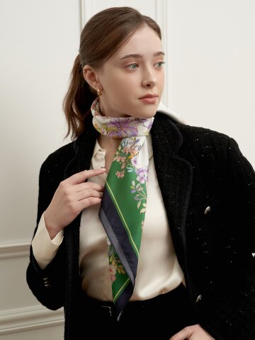 엘르 플라썸 실크 정사각 스카프 SE543S302