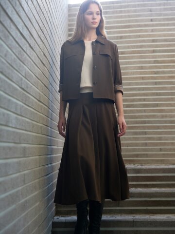 롤업 포인트 크롭 셋업 재킷 