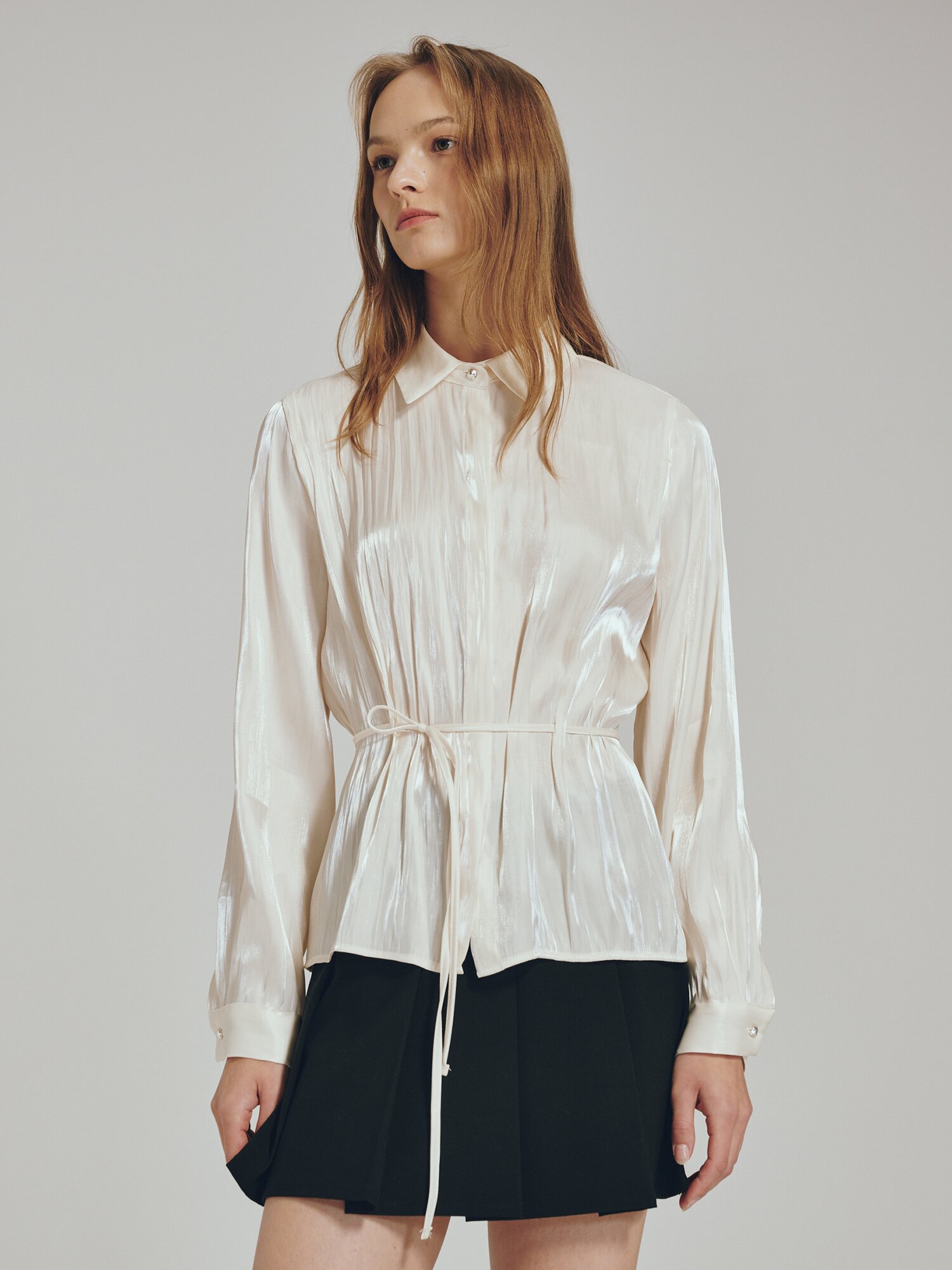 글로시 벨티드 블라우스 - 크림 / Glossy Belted Blouse - Cream