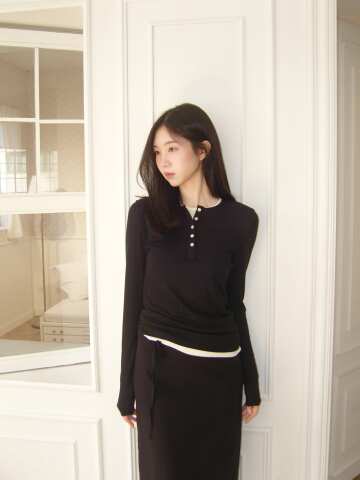 Basic Layered Panel T-Shirt - Black