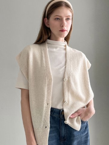 Lambswool knit vest