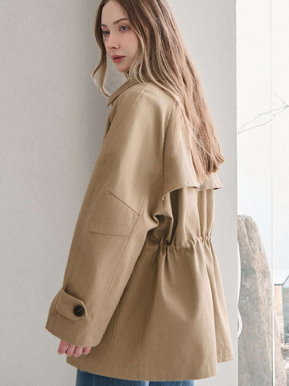 [10차] Metal emblem half trench coat