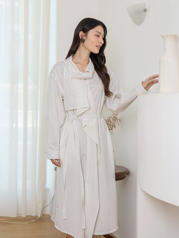 LS_White elegant long-sleeved dress