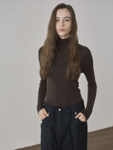 BIELLA WOOL BLEND HIGH NECK KNIT TOP - BROWN(09/22예약배송)