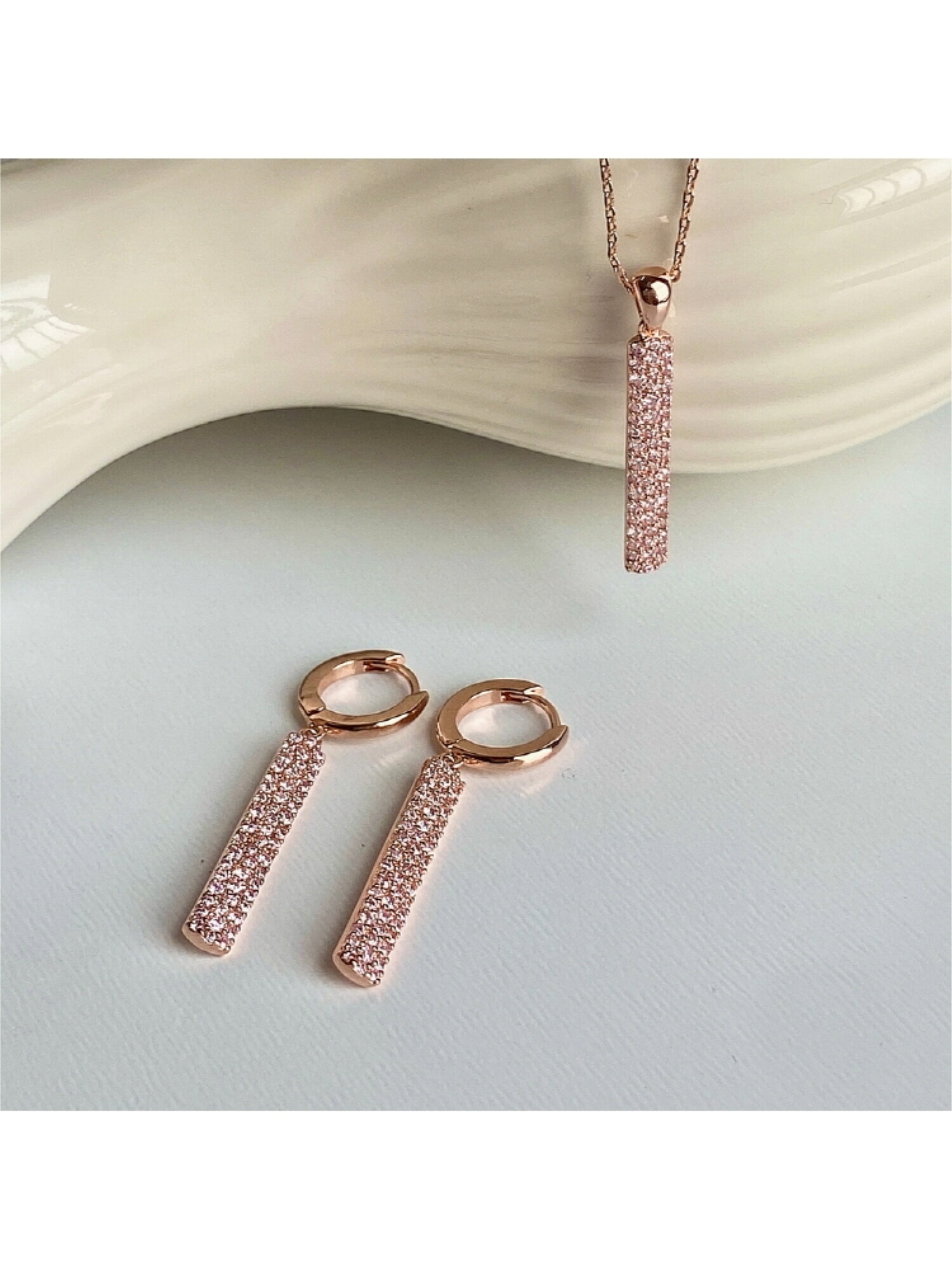 파이퍼 귀걸이 MGER0399 14K Gold Plated (로즈골드+핑크 큐빅)