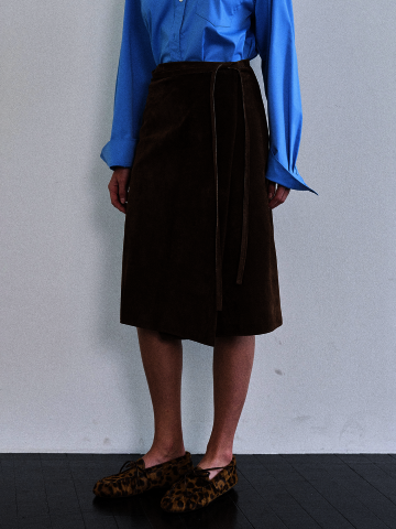 스웨이드 레더 랩 스커트 (2color)