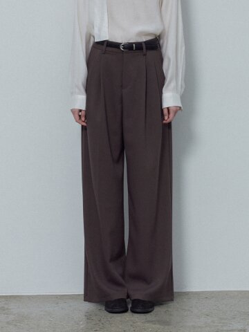 SIGNATURE AUTUMN TWO TUCK SLACKS_BROWN