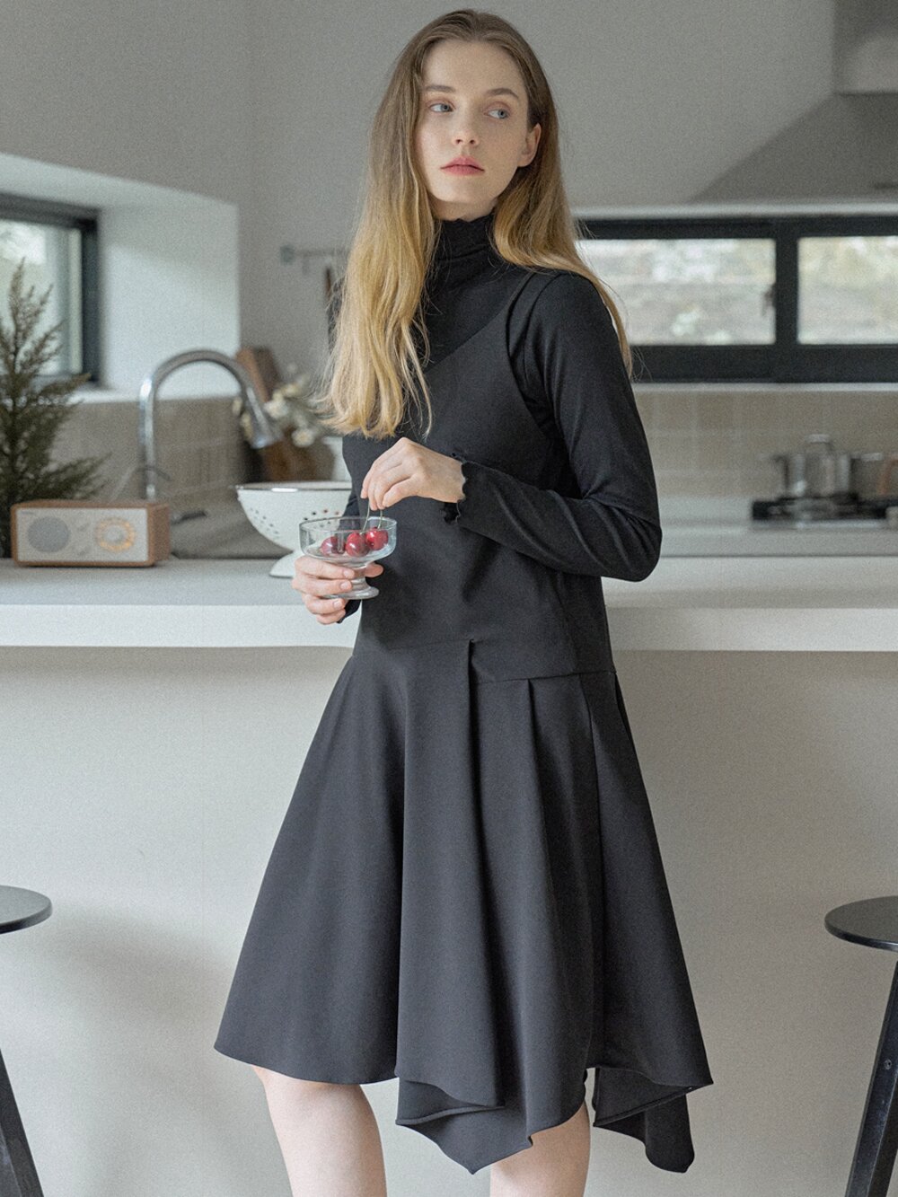 Unbalanced Flare Sleeveless Dress - BLACK