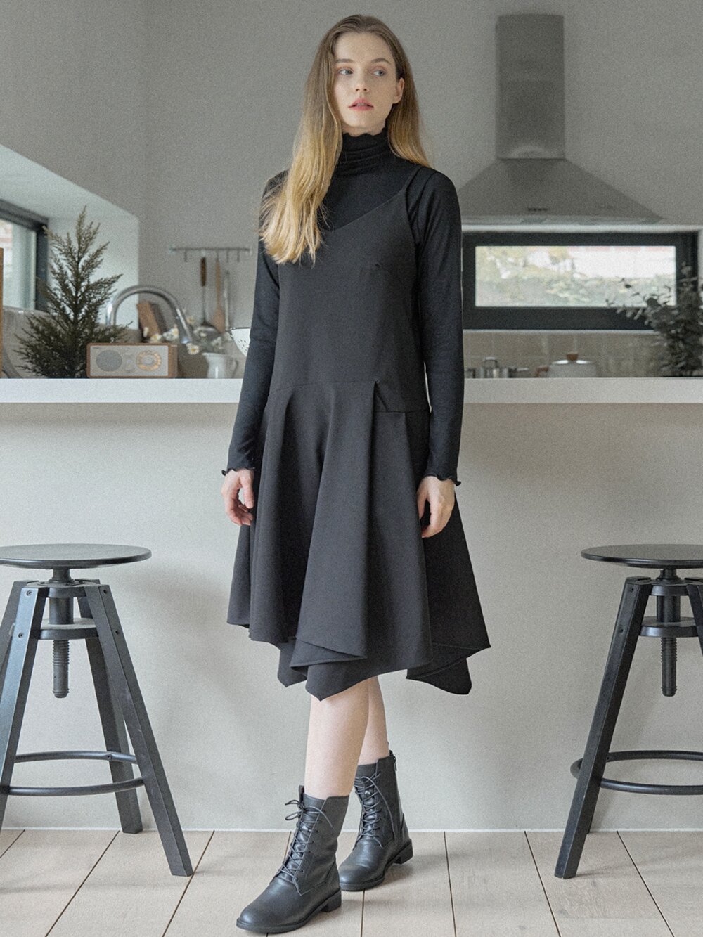 Unbalanced Flare Sleeveless Dress - BLACK