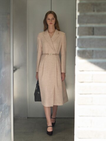 글리터 테일러드 칼라 플레어 원피스 