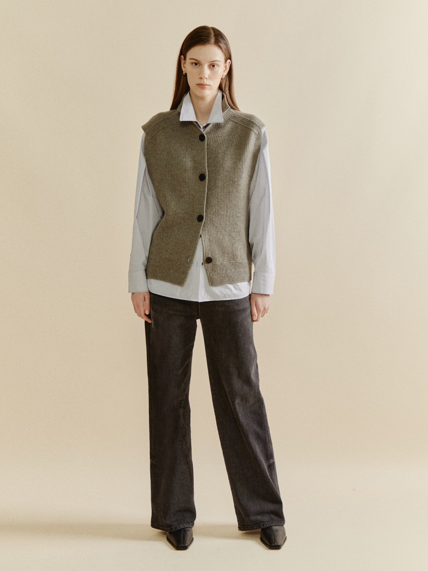 리브 디테일 버튼 업 니트 베스트 (MELANGE GREY)