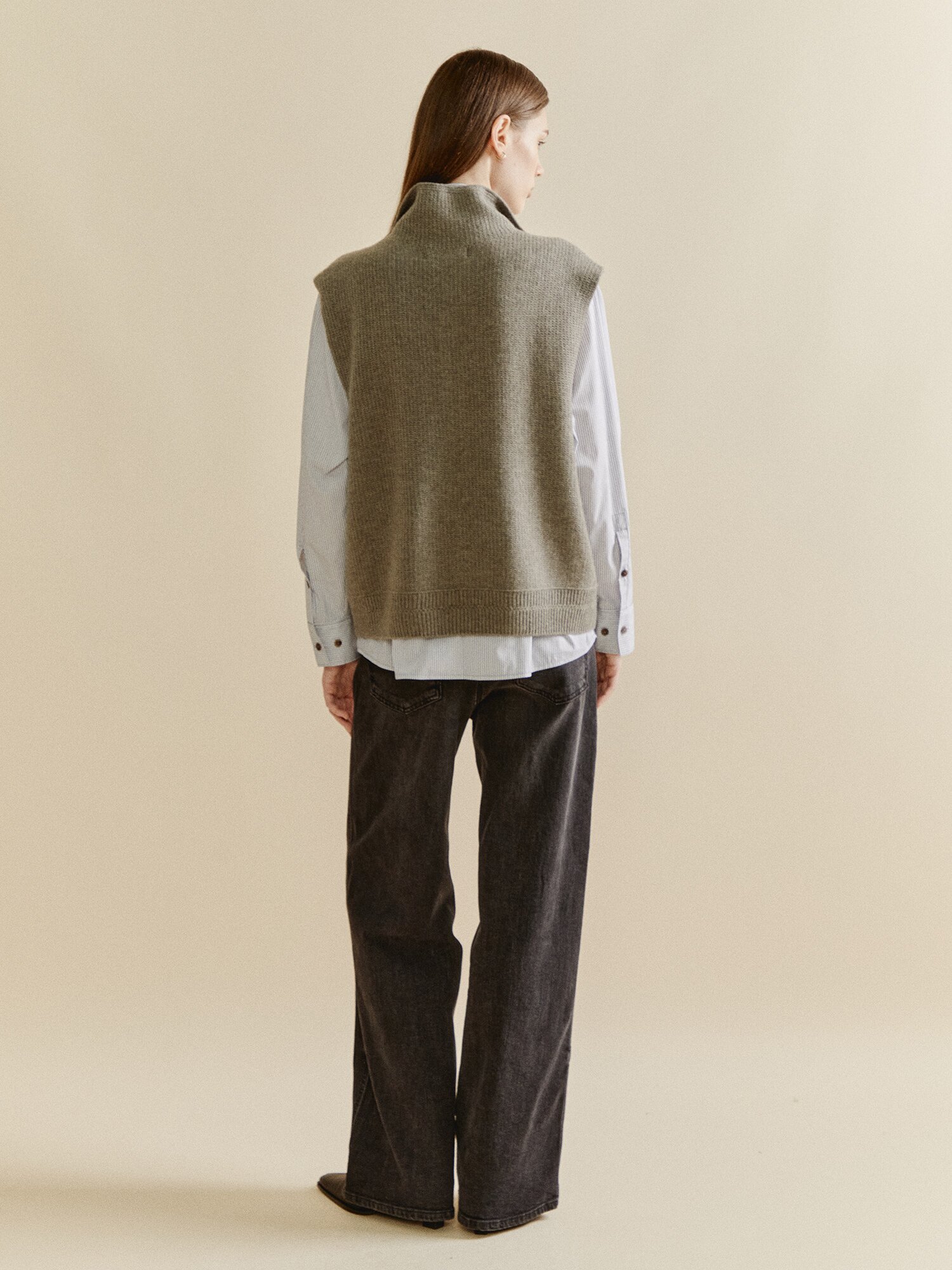 리브 디테일 버튼 업 니트 베스트 (MELANGE GREY)