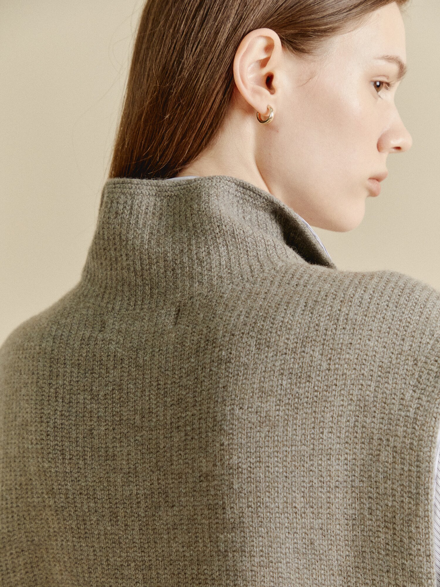 리브 디테일 버튼 업 니트 베스트 (MELANGE GREY)