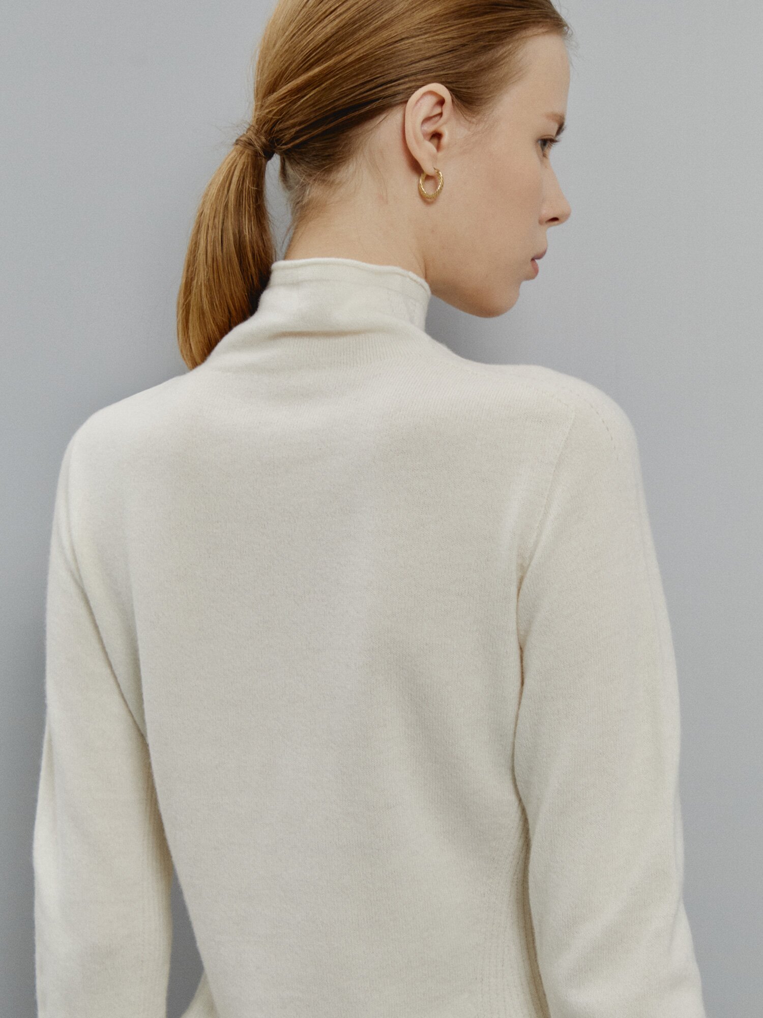 모던 베이직 하프넥 울 니트 탑 (IVORY)