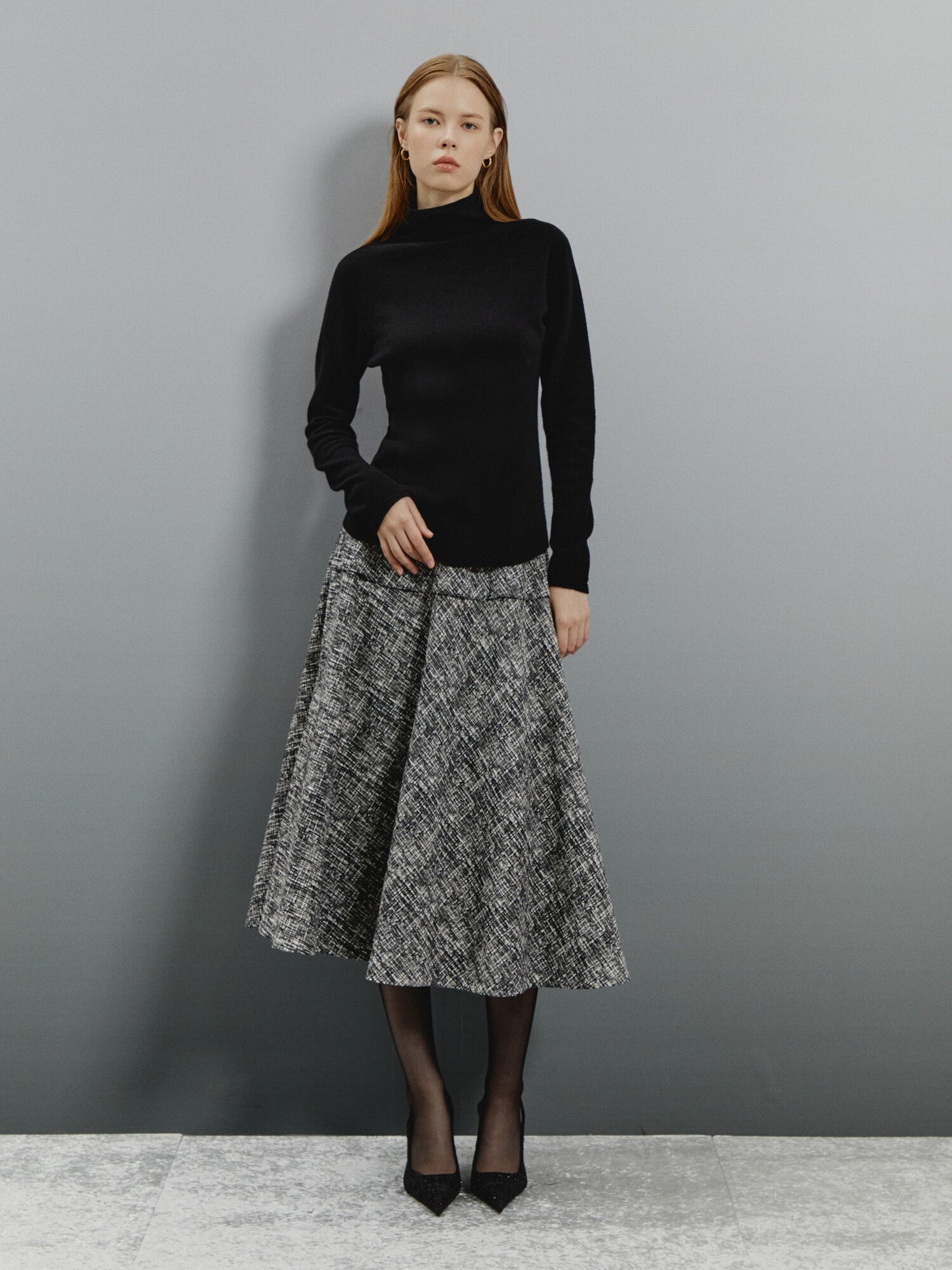 모던 베이직 하프넥 울 니트 탑 (BLACK)