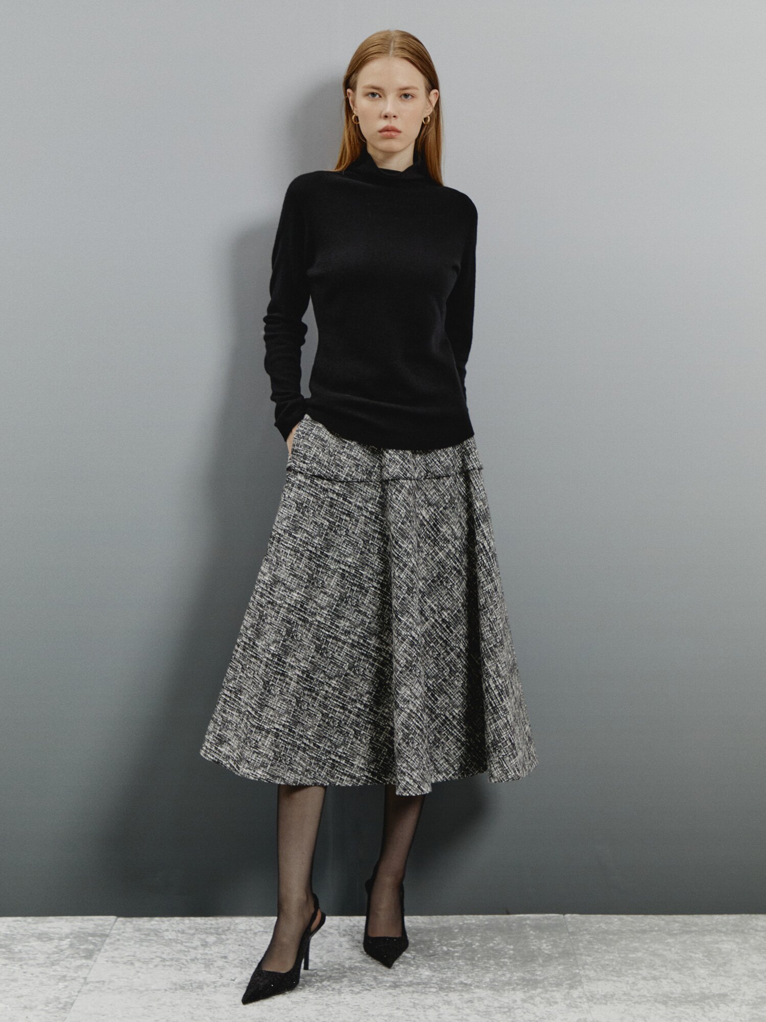 모던 베이직 하프넥 울 니트 탑 (BLACK)