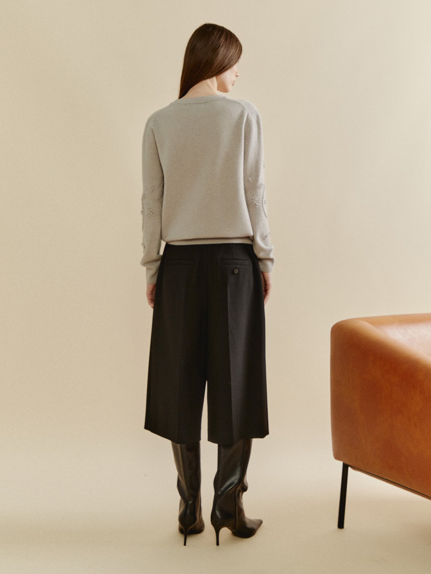 플라워 텍스처 디테일 캐시미어 니트 (LIGHT GREY)
